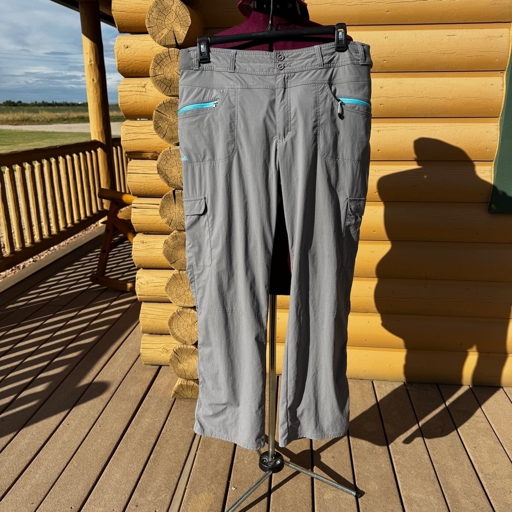 Cabela's Light Gray performance Pants with Blue Accents, size 18,lots of pockets